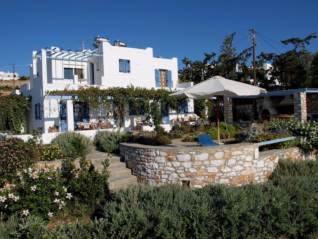 Narkissos Studios Alikí 객실 사진