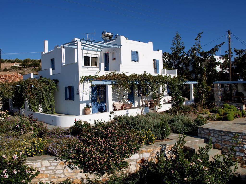 Narkissos Studios Alikí 객실 사진